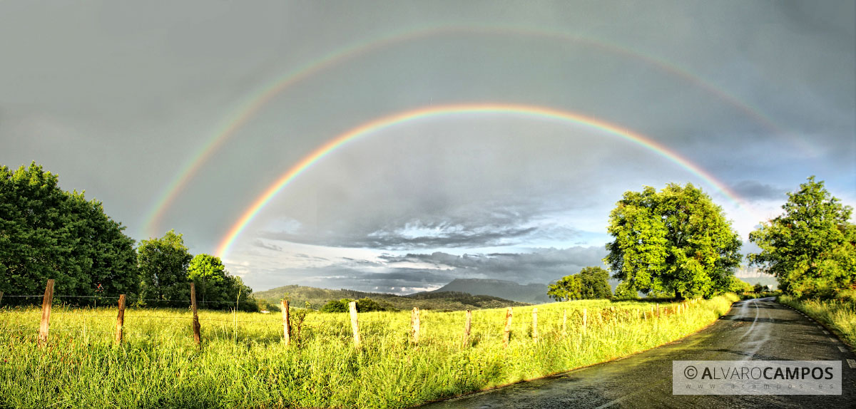 Panorámica doble Arco Iris completo