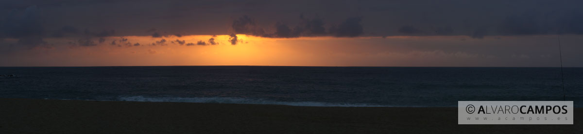 Panorámica de un amanecer en Garrucha