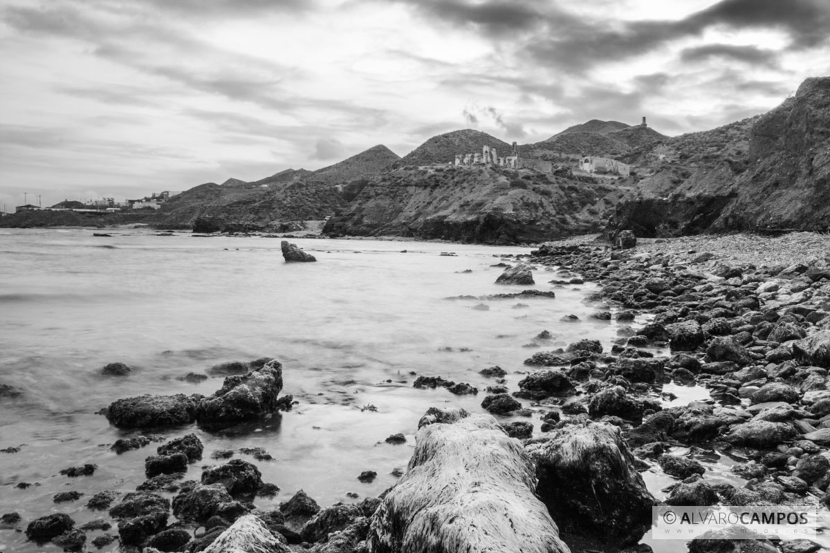 Cala la invencible en Almería