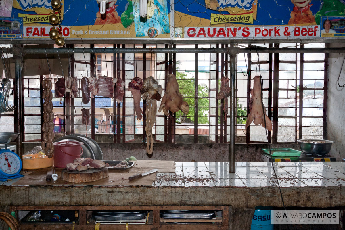 Carnicería en un mercado de Filipinas