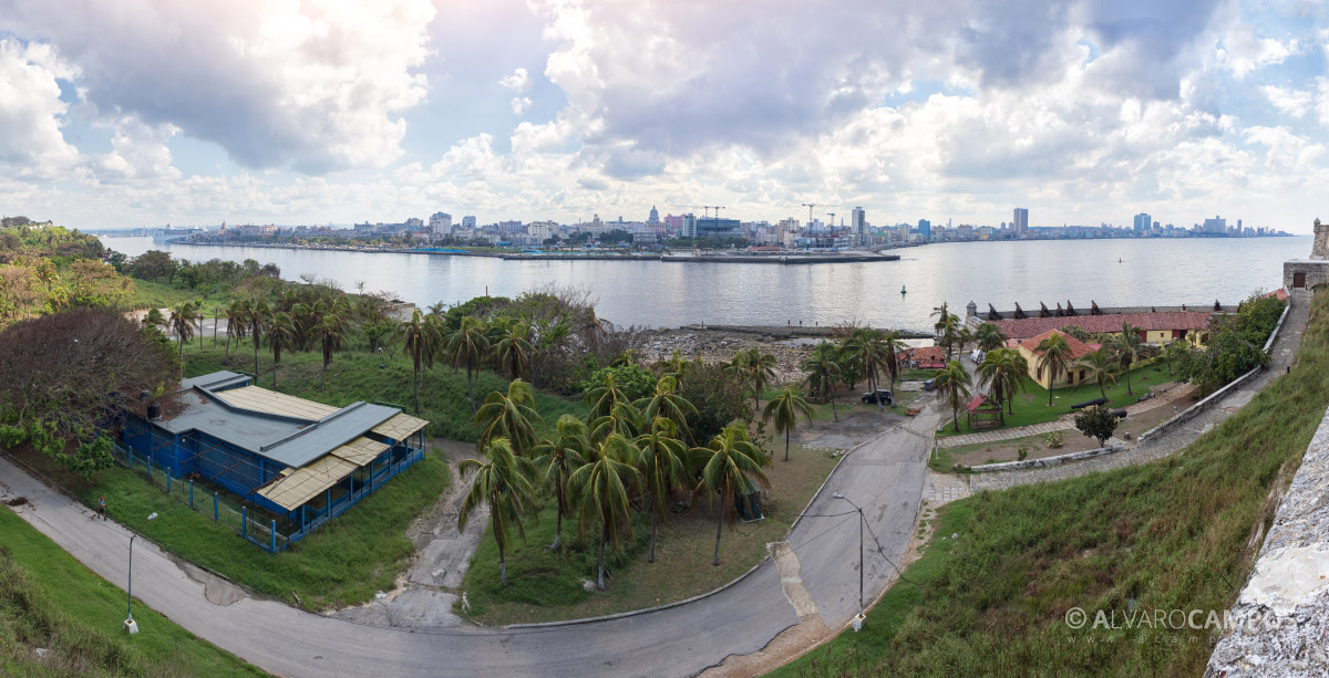 Panorámica desde la Fortaleza del Morro (La Habana, Cuba)
