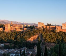 Panorámica del atardecer de la Alhambra de Granada