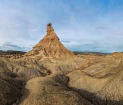 Panorámica del Castil de tierra en las Bardenas Reales