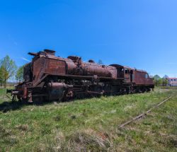 Locomotora Mikado abandonada en la estación de Horna (Villarcayo)