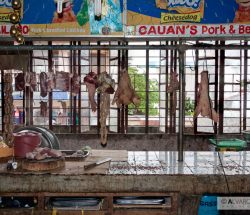 Carnicería en un mercado de Filipinas