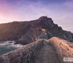 San Juan de Gaztelugatxe al anochecer