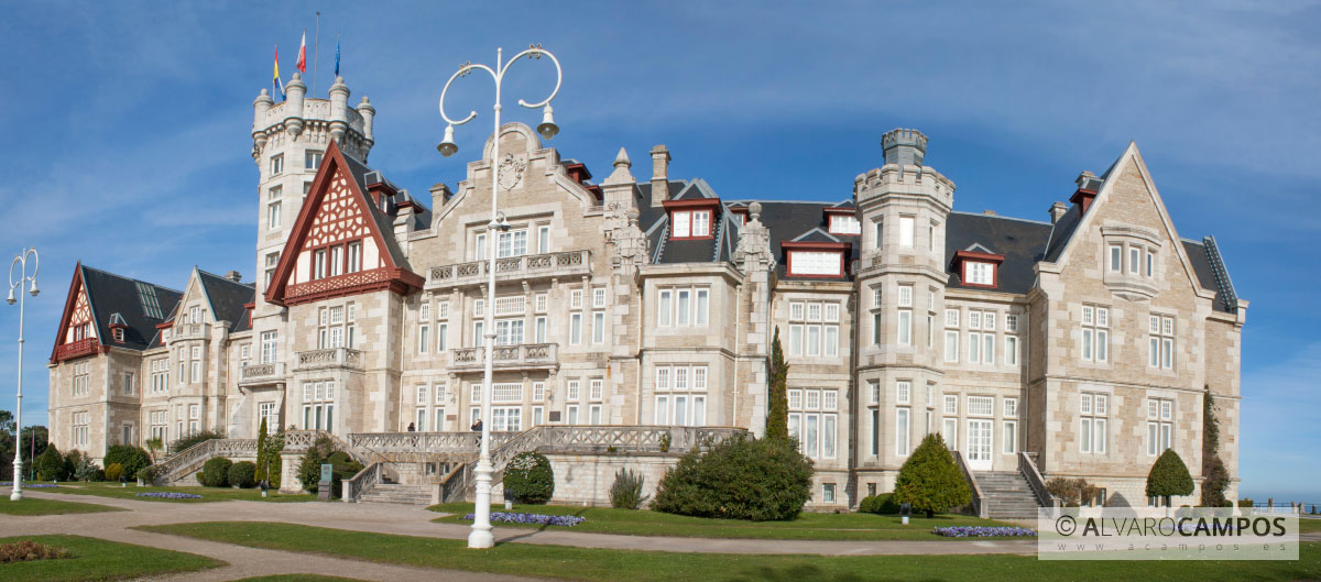 Panorámica del Palacio Real de La Magdalena en Santander